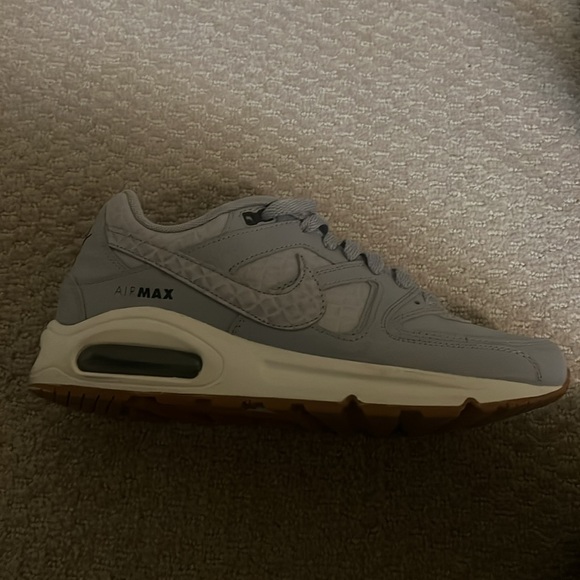 Grey Nike Air Max. Worn once or twice. Great condition. - Picture 4 of 4